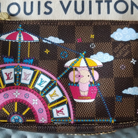Louis Vuitton Mini Pochette Christmas 2020 edition - Picture 3 of 16
